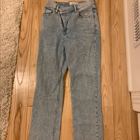 Abercrombie light wash jeans - Picture 1 of 3